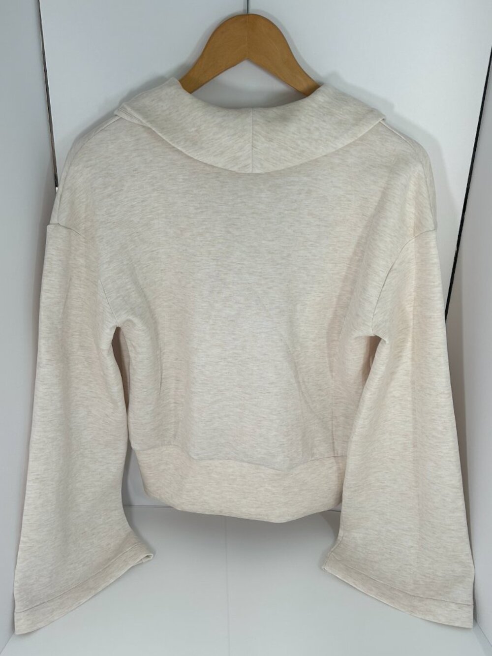 SPANX AirEssentials Wrap Top Small Oatmeal Soft Lounge Athleisure NWT - Picture 5 of 5